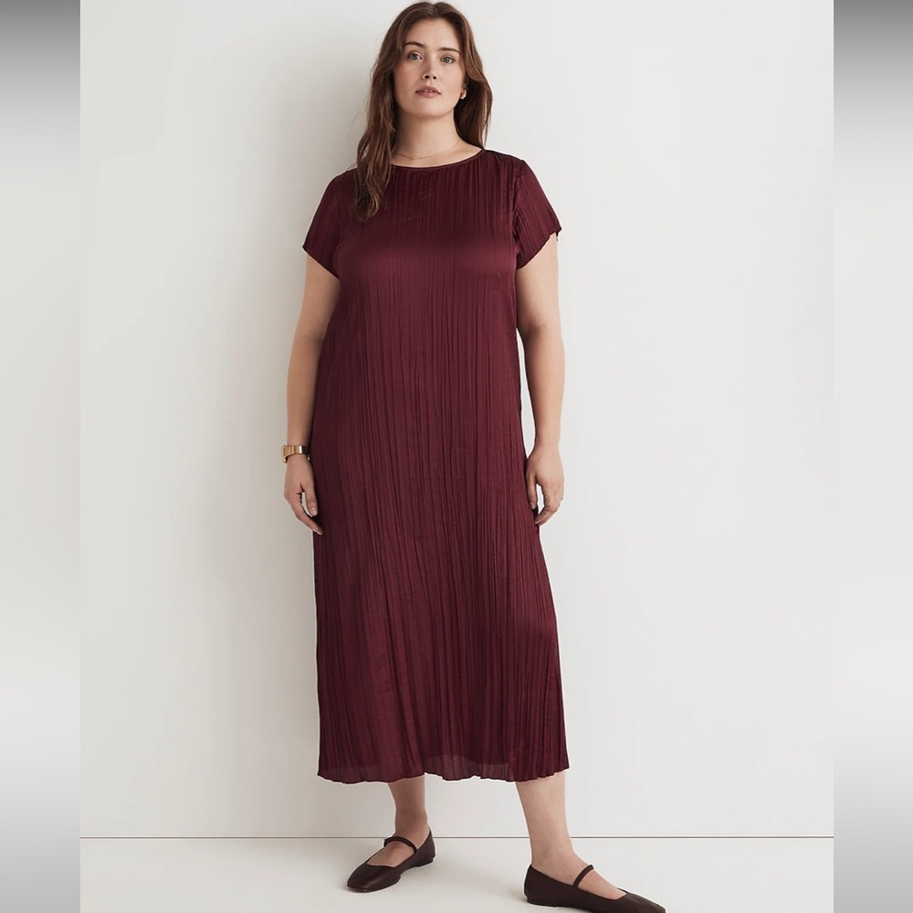 Madewell Short-Sleeve Slip Midi Dress in Plissé - Picture 7 of 11